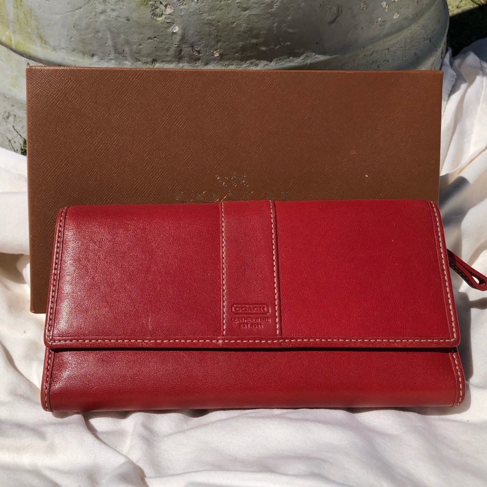 🔥SALE🔥COACH WALLET WITH CHECKBOOK 🍒 RED, EUC